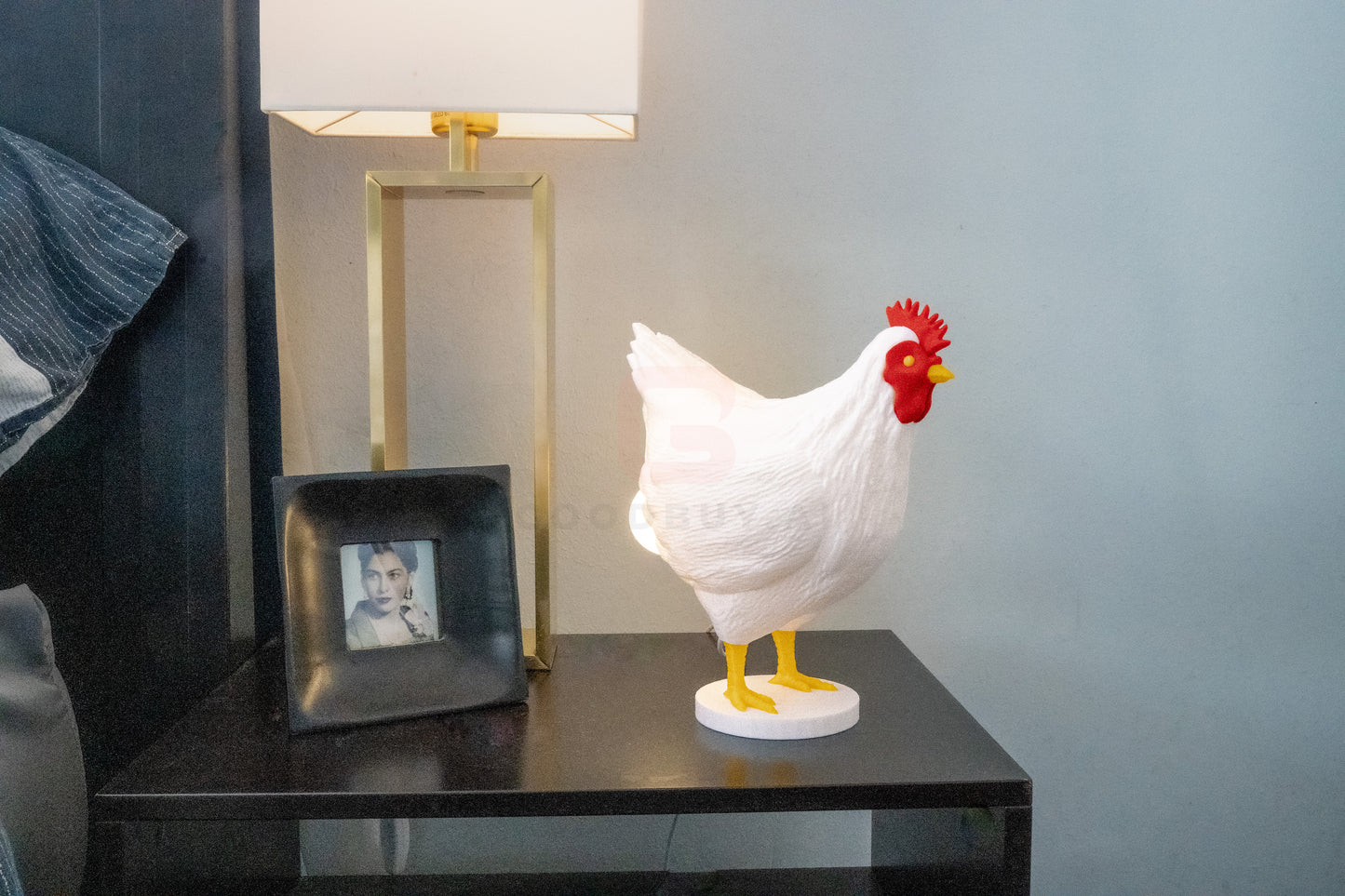 Clucky Luminary: 3D Printed Chicken & Egg Desk Lamp - Your Cozy Companion